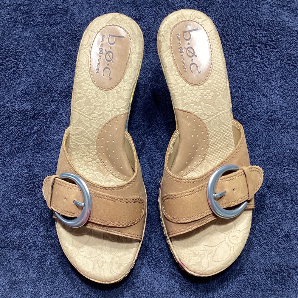 b.o.c flowered wedge sandal